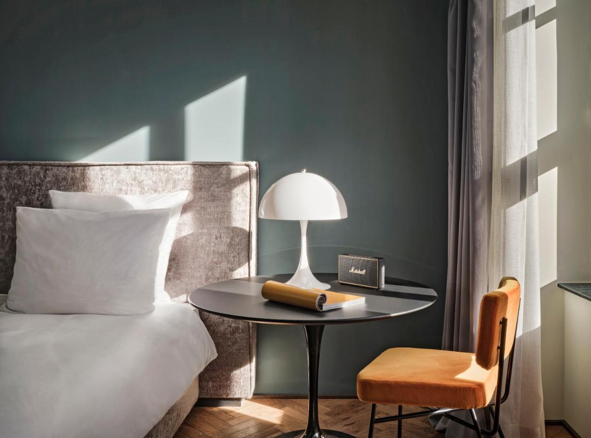 Sly Berlin Hotel Luaran gambar A room at the hotel