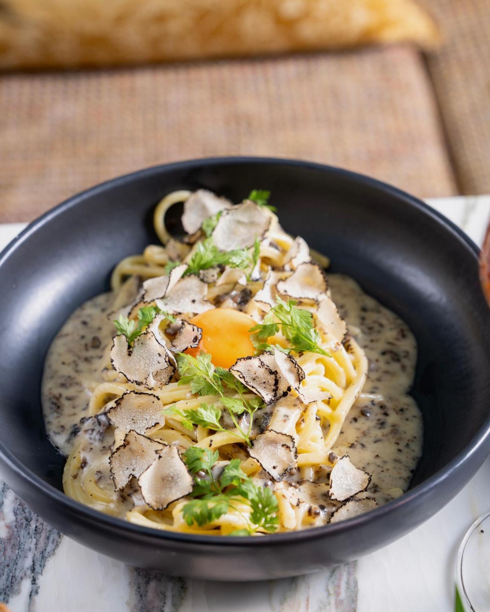 Sly Berlin Hotel Luaran gambar Pasta with black truffle
